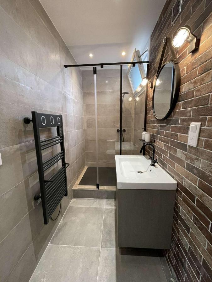 Ajaccio Magnifique T2 45M2 Neuf 5 Personnes Clim Wifi Stationnement Gratuit Centre Ville Plage A 300M المظهر الخارجي الصورة