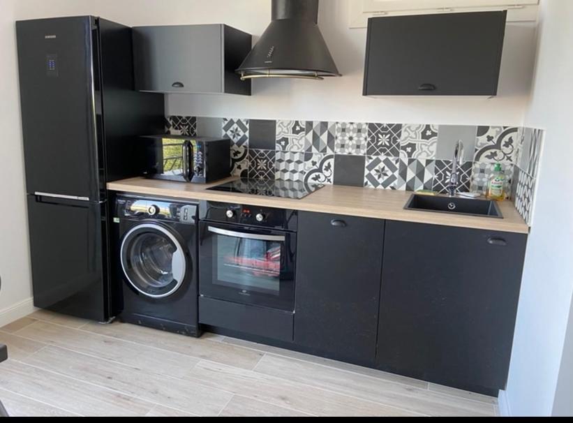 Ajaccio Magnifique T2 45M2 Neuf 5 Personnes Clim Wifi Stationnement Gratuit Centre Ville Plage A 300M المظهر الخارجي الصورة