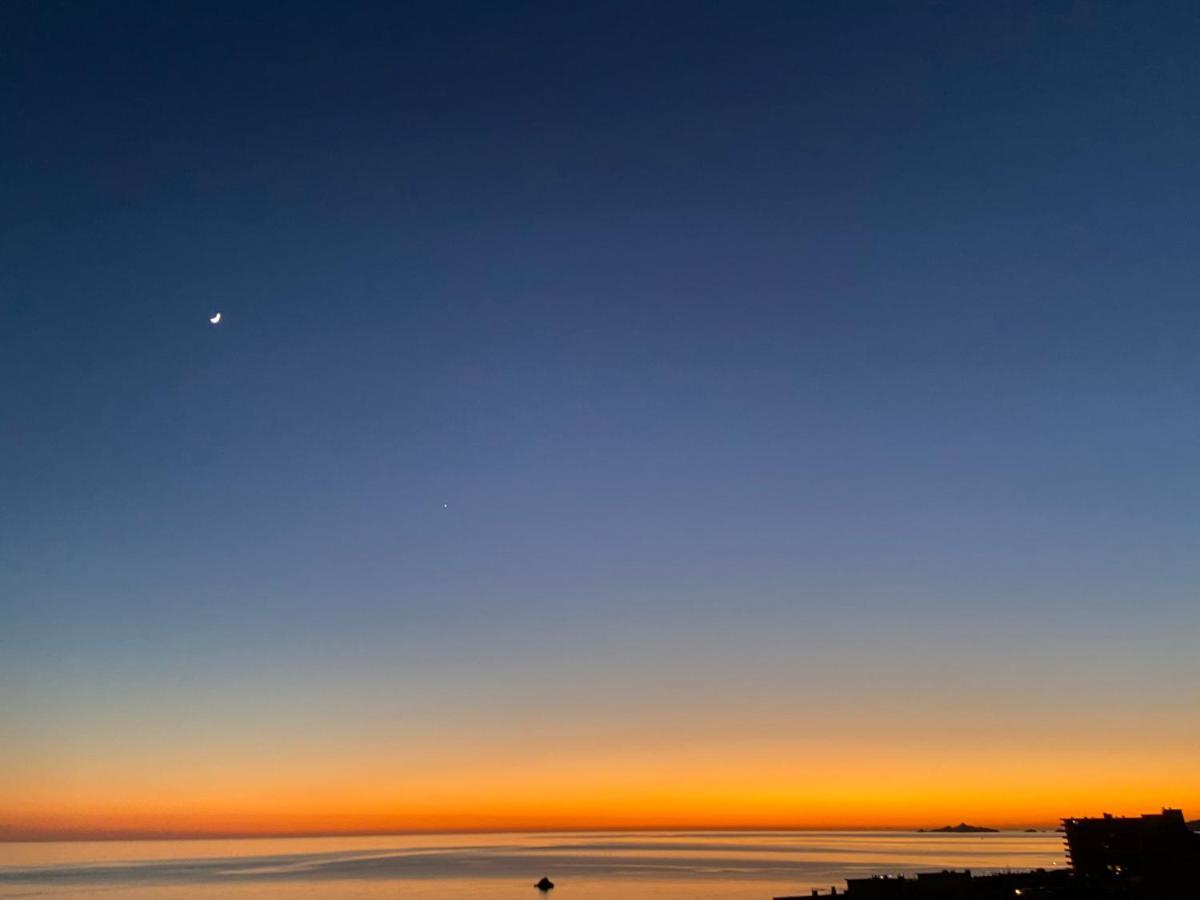 Ajaccio Magnifique T2 45M2 Neuf 5 Personnes Clim Wifi Stationnement Gratuit Centre Ville Plage A 300M المظهر الخارجي الصورة