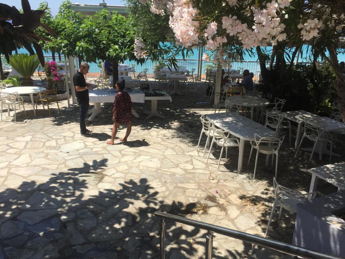 Ajaccio Magnifique T2 45M2 Neuf 5 Personnes Clim Wifi Stationnement Gratuit Centre Ville Plage A 300M المظهر الخارجي الصورة
